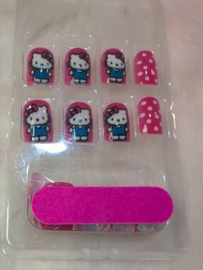 Hello Kitty Pink Press-On Nail Set - Cute Cartoon Design